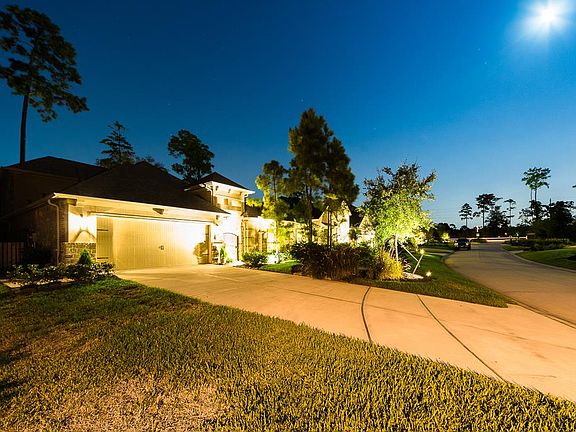 3rd image of 22 Caprice Bend Pl