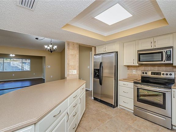 4th image of 212 Meadowcross Dr
