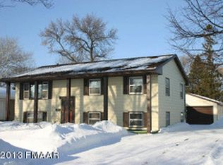 1109 15th St N, Moorhead, MN 56560