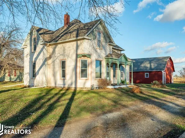 103 N Dewey St, Prairie City, IA 50228