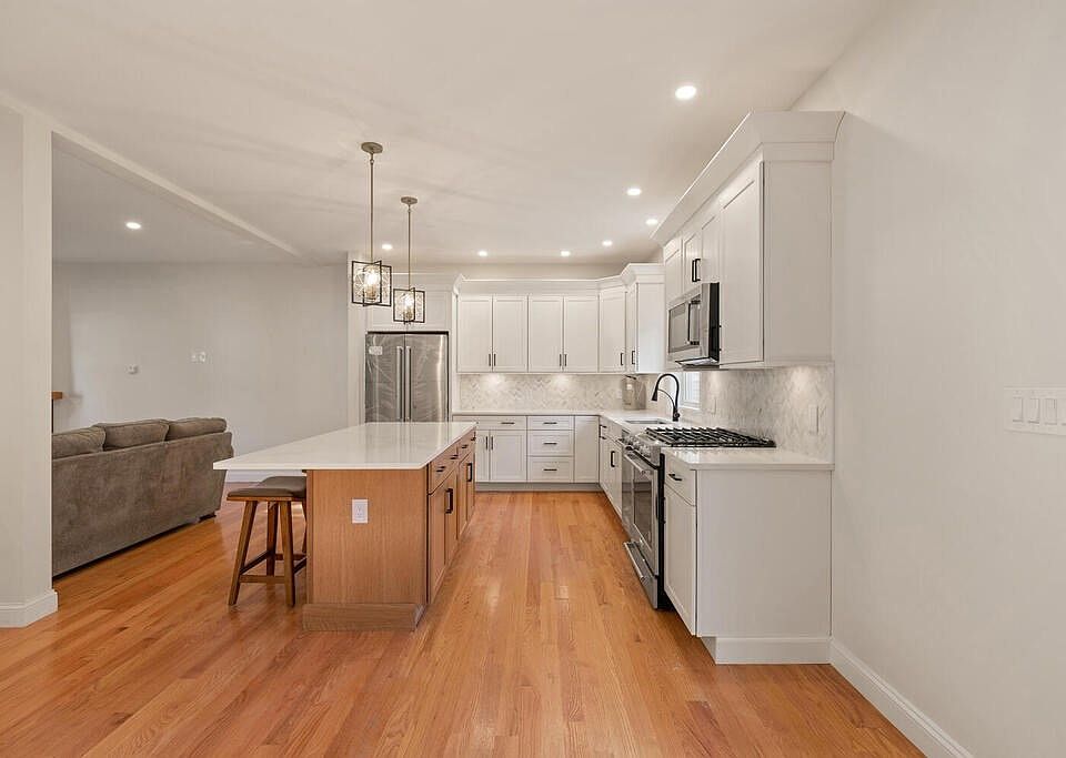 28 Line Rd Wakefield MA Zillow