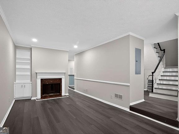 2nd image of 105 Glen Acres Ct