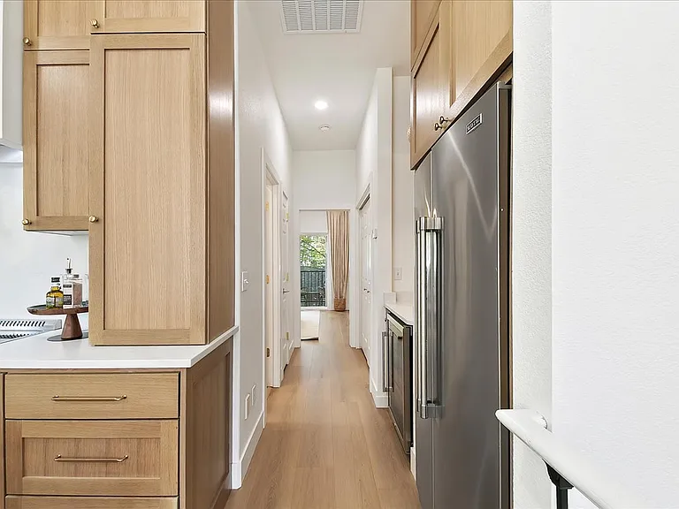 150 S Straughan Ave — Photo 11