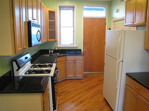 4th image of 3554 W Flournoy St Unit 3W