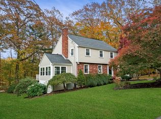 6 Juniper Rd, Lynnfield, MA 01940