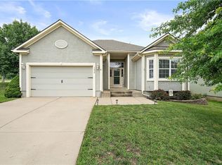 1098 W Cothrell St, Olathe, KS 66061