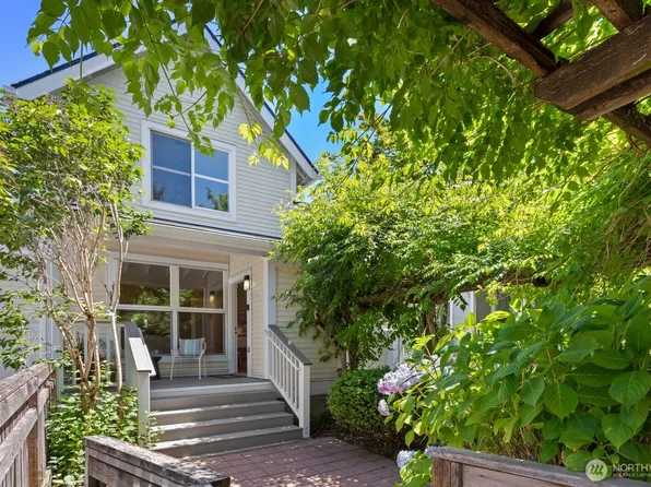 6726 35th Place S, Seattle, WA 98118