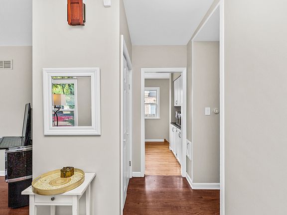 2nd image of 1719 South Blvd