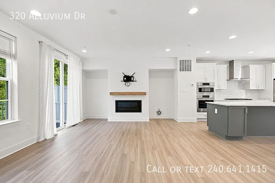 Spacious 4 Br/4.5 Ba Eog Townhome In Laurel! — Photo 3