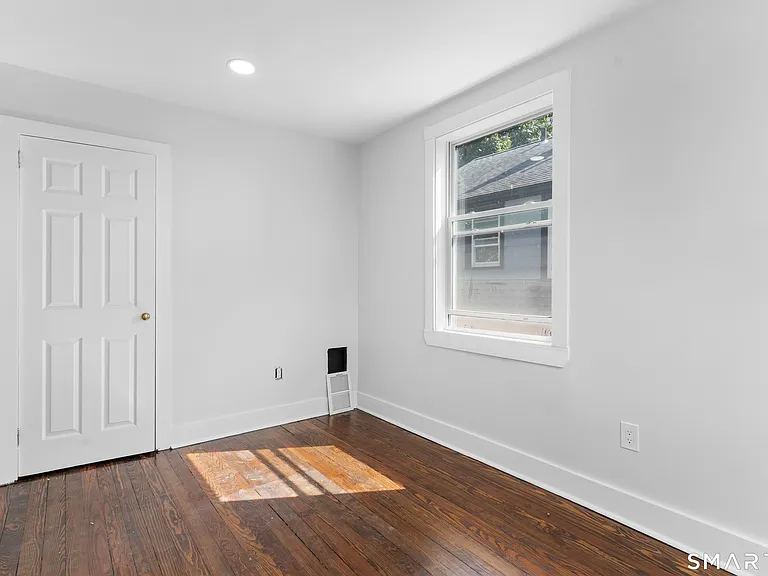 366 Remington St — Photo 15