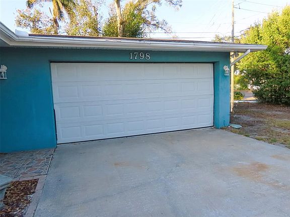 2nd image of 1798 Faulds Rd N