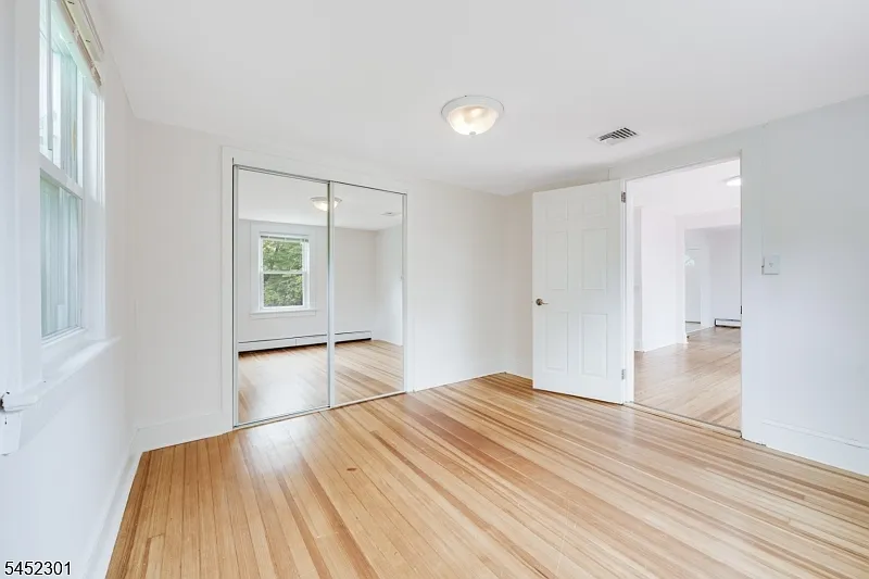 4 bed, 2.5 bath, $4,450 — Photo 2