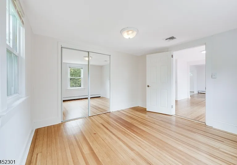 275 E Mount Pleasant Ave — Photo 2