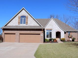 3277 W Parkhaven Bnd, Springfield, MO 65810