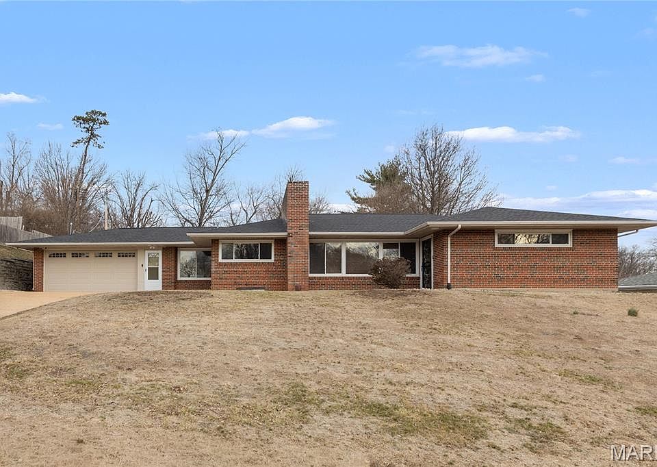 1st image of 62 W Cardigan Dr