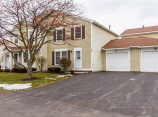 158 Fawn Ln, Webster, NY 14580
