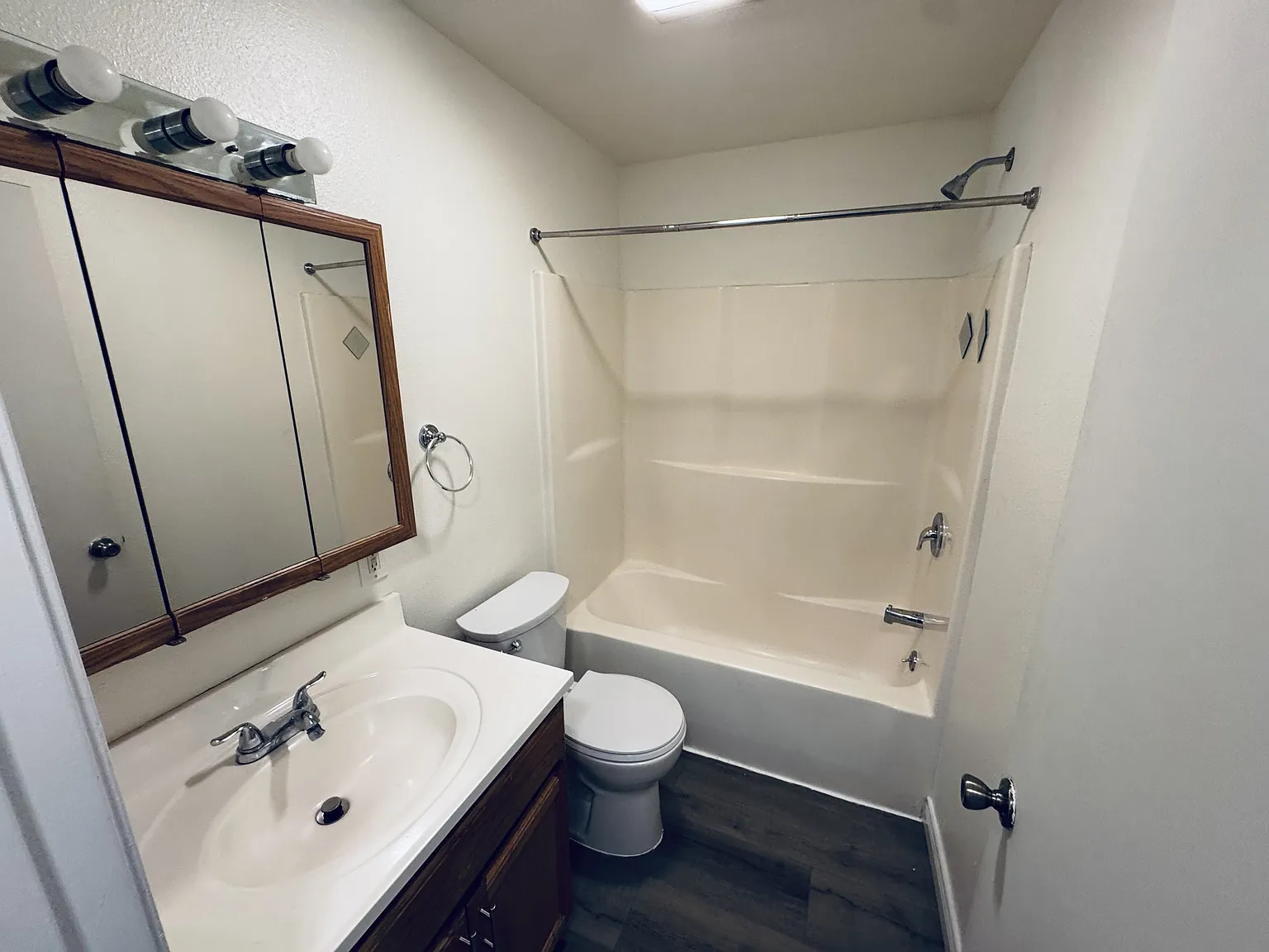 407 Jersey Street - 1 — Photo 3