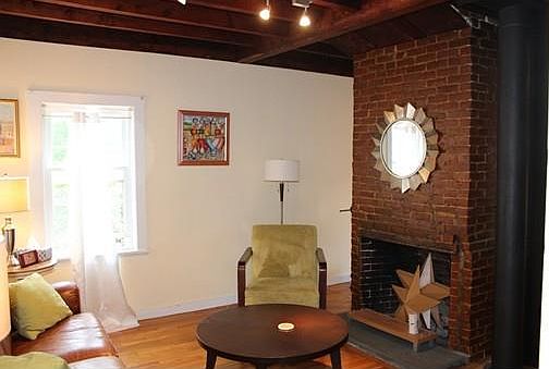 3rd image of 1 Parker Ct