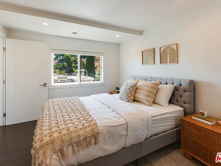 3850 Glenalbyn Dr — Photo 30