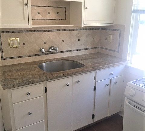 2nd image of 1436 De La Vina St #B
