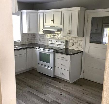 3rd image of 130 W Stanton St