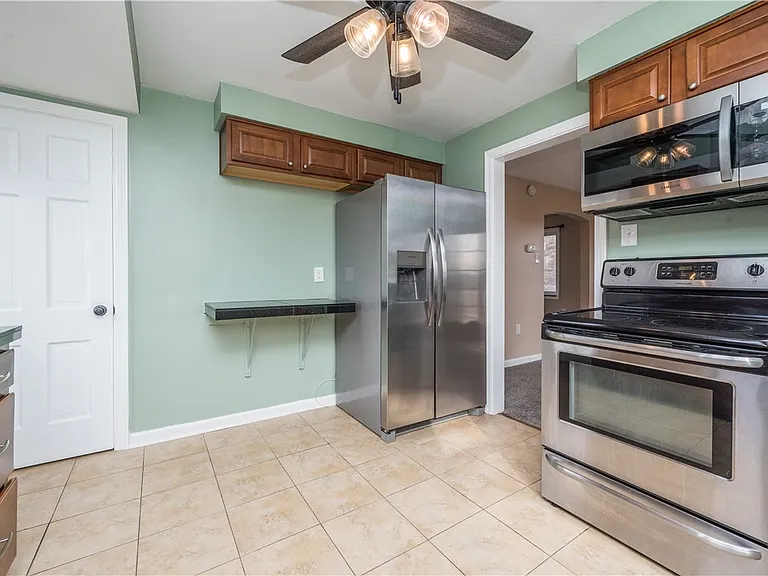 651 Royce Ave — Photo 11