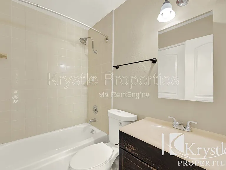 544 Fleming Ave E — Photo 16