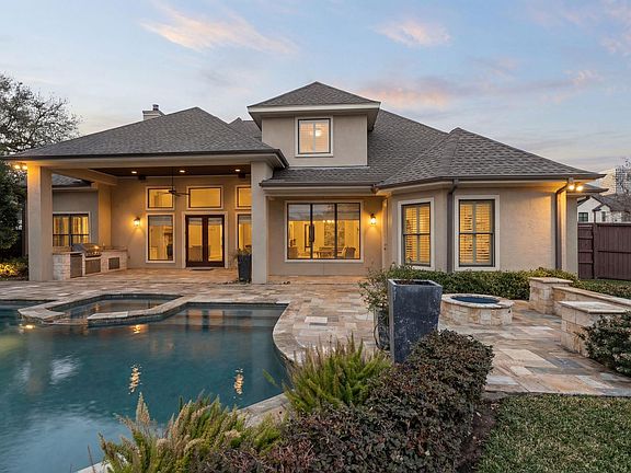 4th image of 3775 Drake St