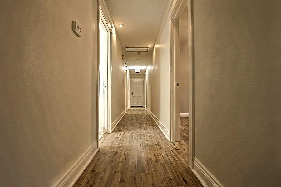 3 bed, 2.0 bath, 2120 sqft, $2,200 — Photo 3