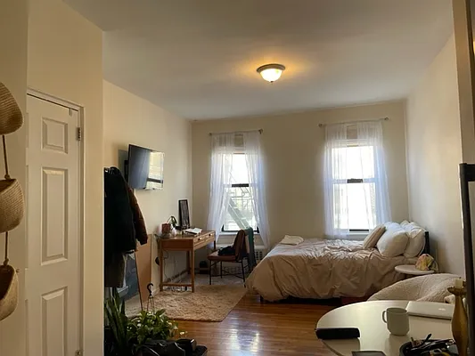 Rented by Oxford Property Group | media 5