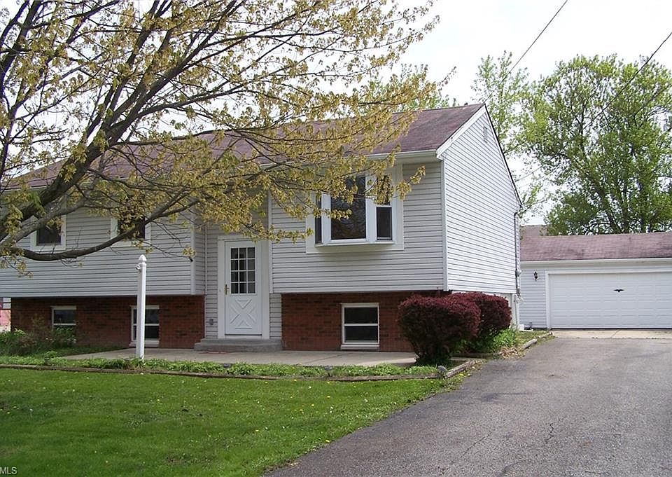 1st image of 15681 Oakdale St