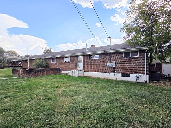 5th image of 23 Hillcrest Dr