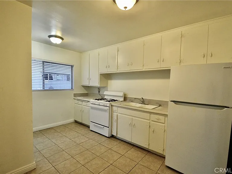 5147 Canoga St — Photo 6