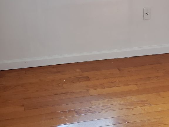 2nd image of 5844 146th St Floor 3