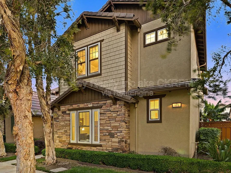171 W Santa Barbara Way