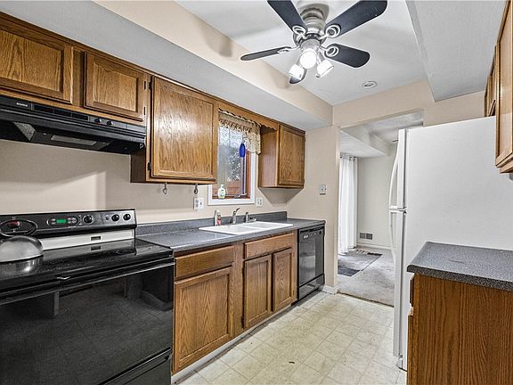5th image of 50 Old Pine Ln