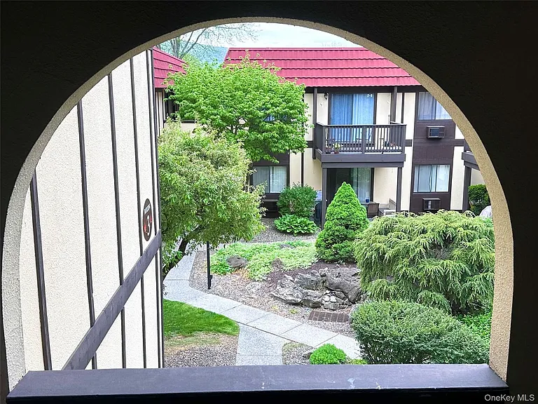 3 Loudon Dr #6 — Photo 24