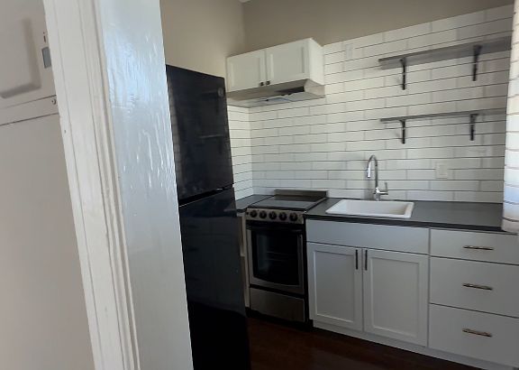4th image of 209 E Rosewood Ave #1