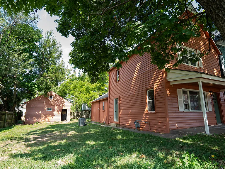 310 N 6th St — Photo 10