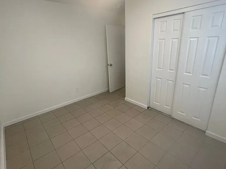 1117 Jefferson St — Photo 10