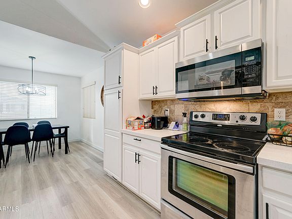 4th image of 29882 W BRINDLEY Avenue