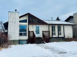 5723 W 55th St, Rocky Mountain House, AB T4T 1J7