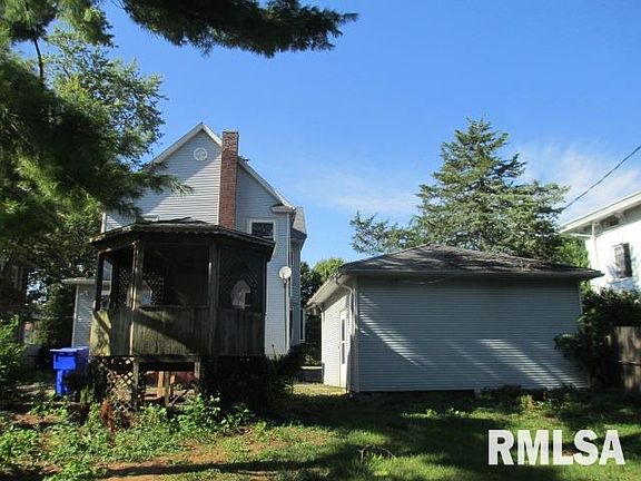 4th image of 117 W Division St