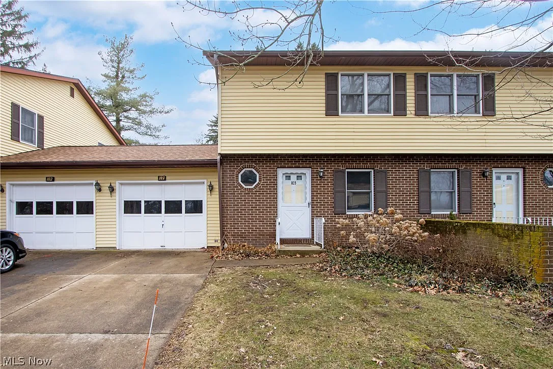 103 Oakmont Ct photo 1