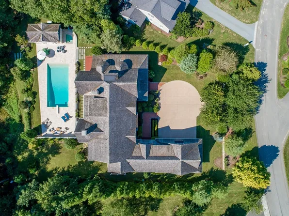 19 High Ridge Dr, Mattapoisett, MA 02739