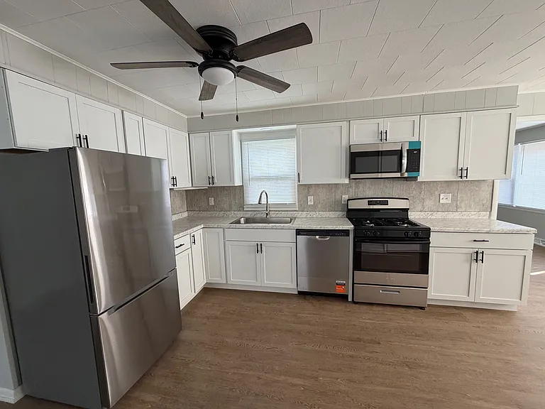 907 Merrill Ave — Photo 8