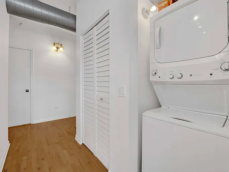 1200 W Monroe St #412 — Photo 22