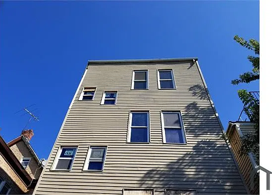 3 bed, $2,300 — Photo 2