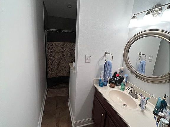 5th image of 2072 Golfview Dr