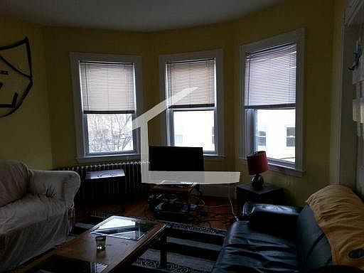 2nd image of 33 Calumet St